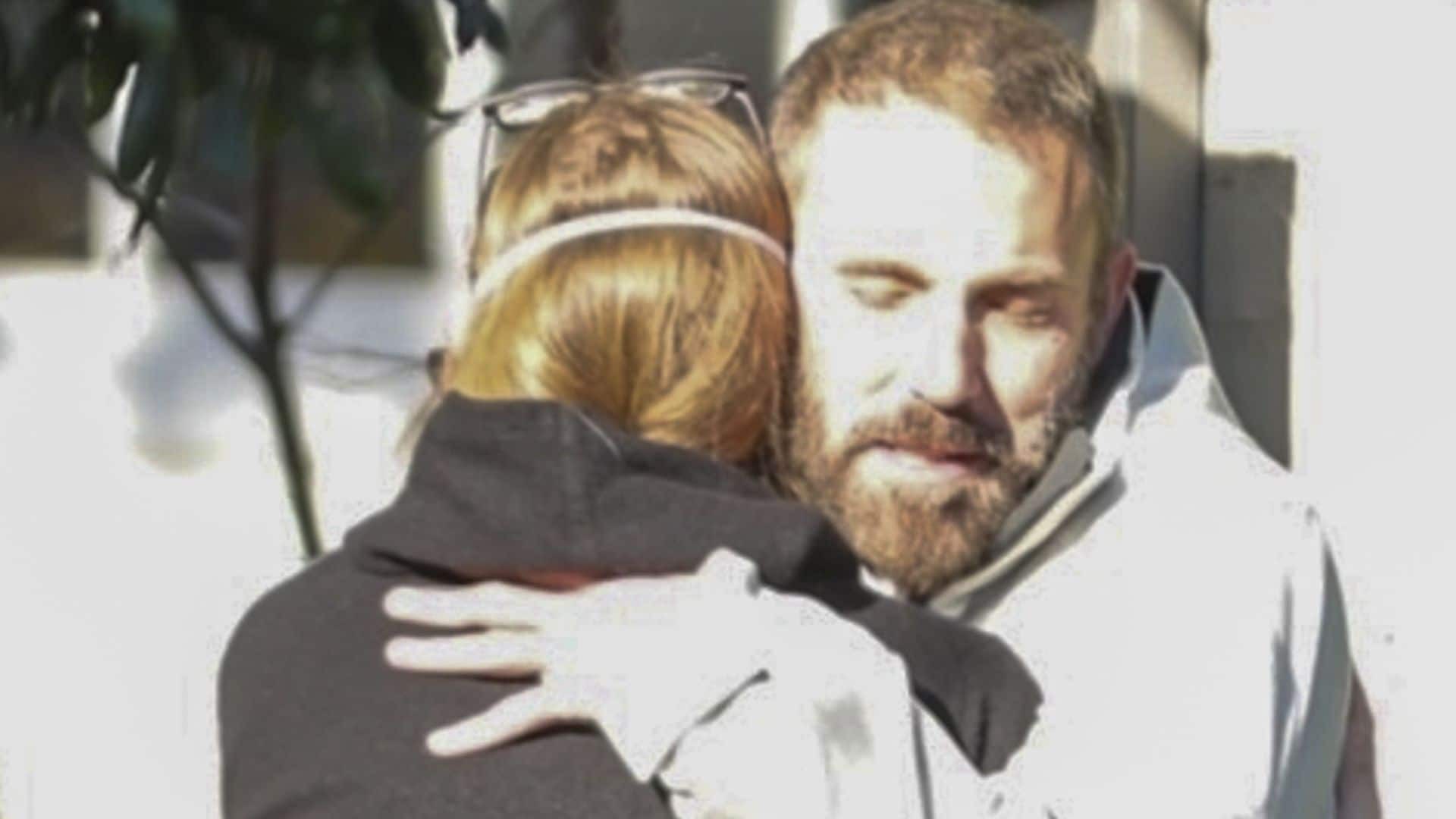 El emocionante abrazo de Ben Affleck a su hija Violet tras tener que abandonar su vivienda por los incendios de Los Ángeles