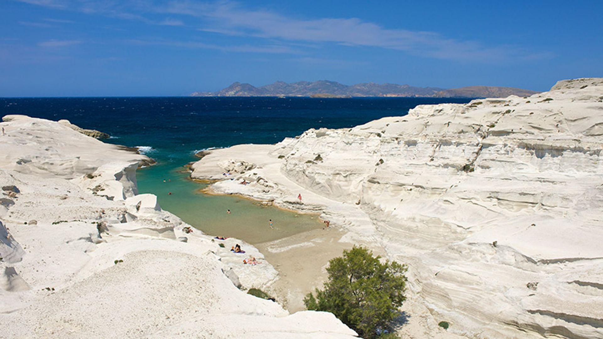 Milos, la isla griega de las 71 playas