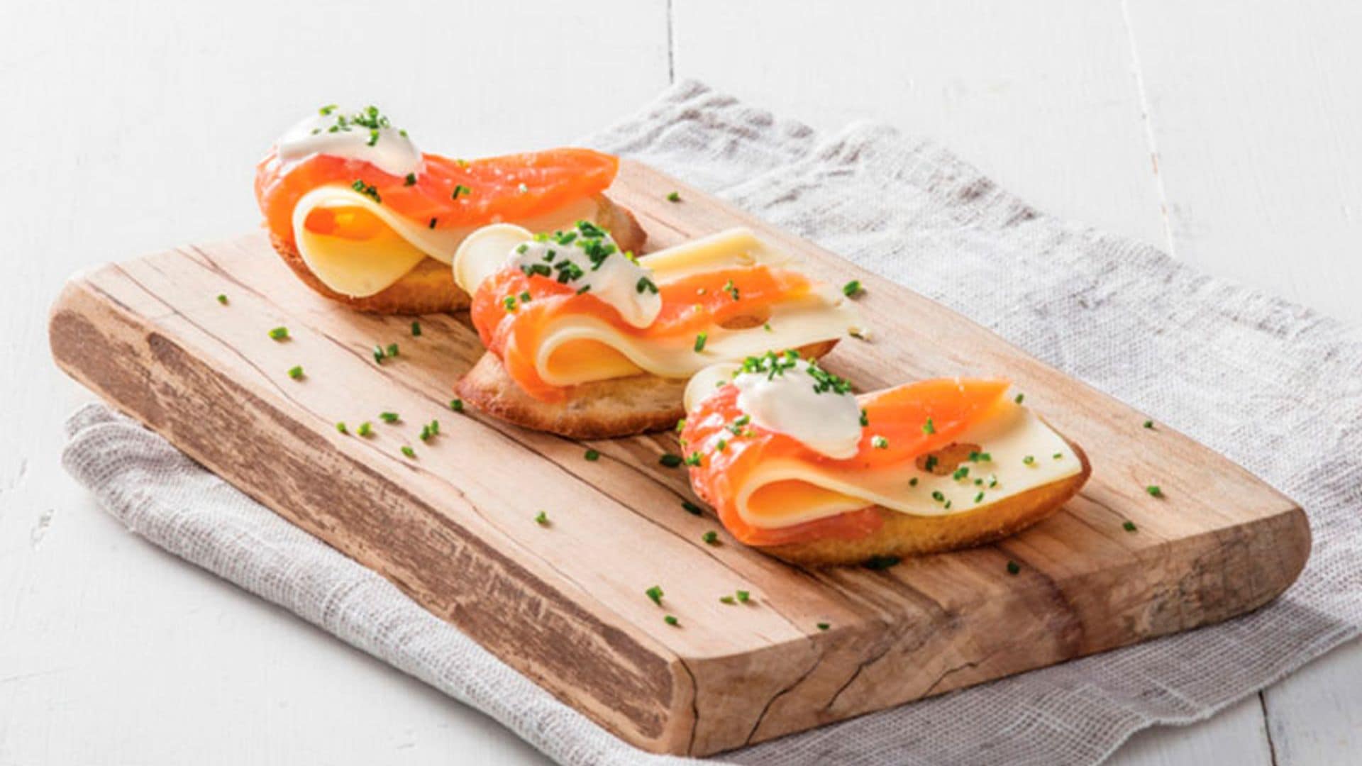 Crostini con salmón ahumado