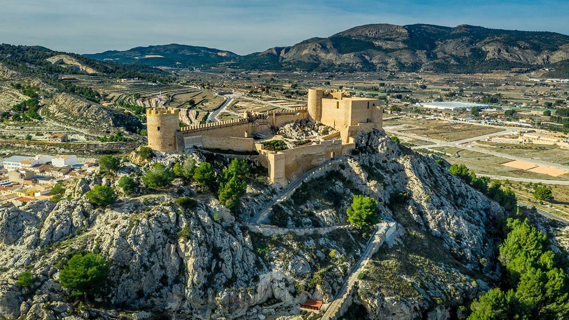 Una ruta en coche por Alicante de castillo en castillo