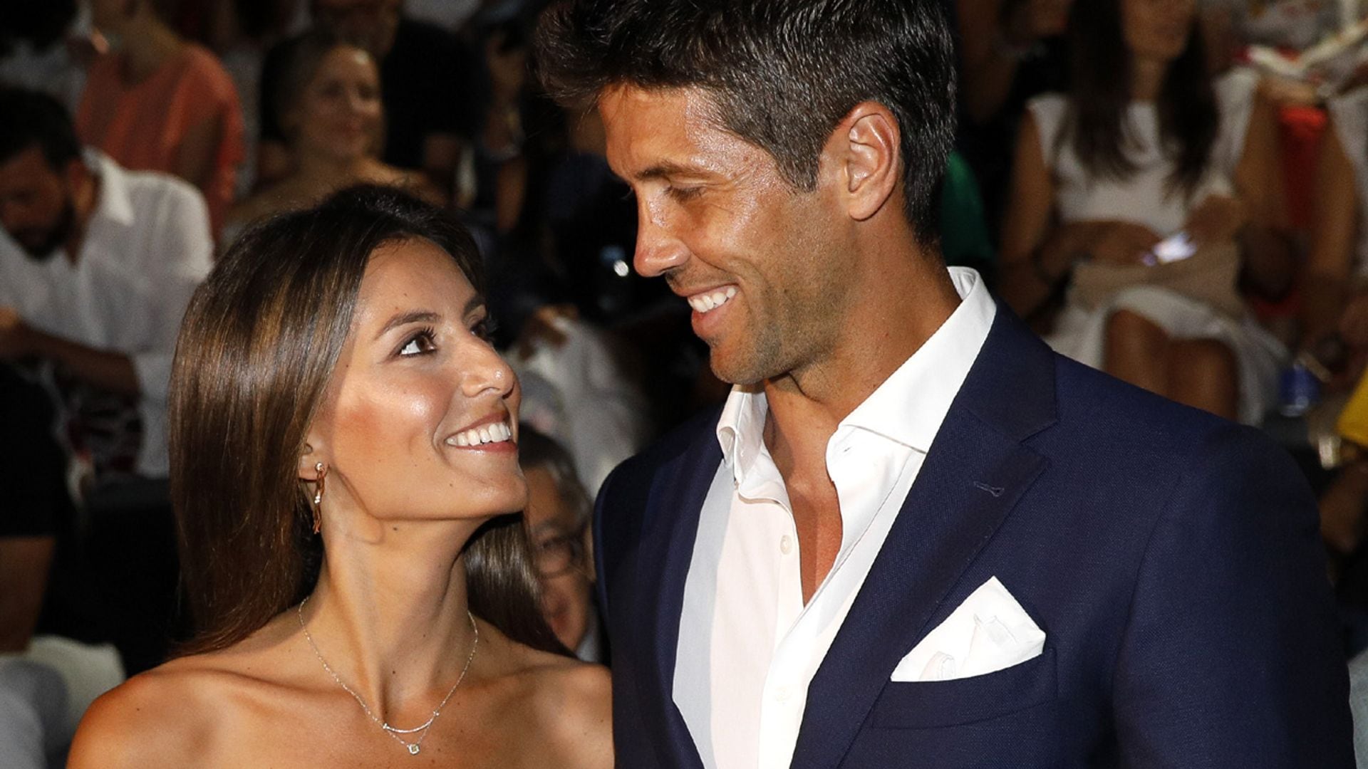 La preciosa imagen de Ana Boyer y Fernando Verdasco con su pequeño Miguel en el mar: 'Felicidad'