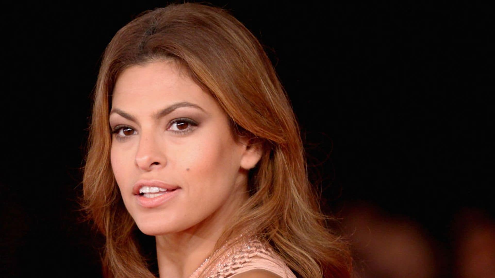 Eva Mendes: cómo lograr su ‘skin glow’ perfecto con maquillaje