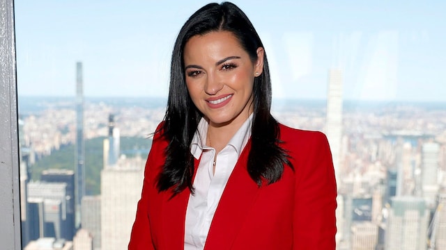 maite perroni visits the empire state building