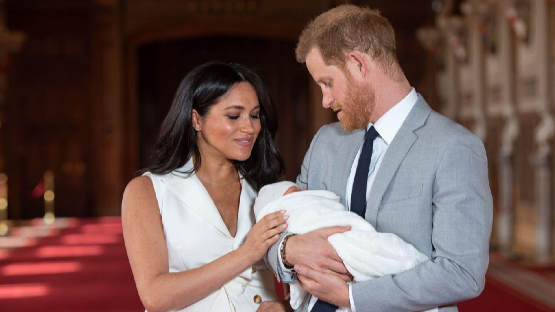 Meghan Markle y el príncipe Harry rinden homenaje a la princesa Diana con una tierna foto de su hijo