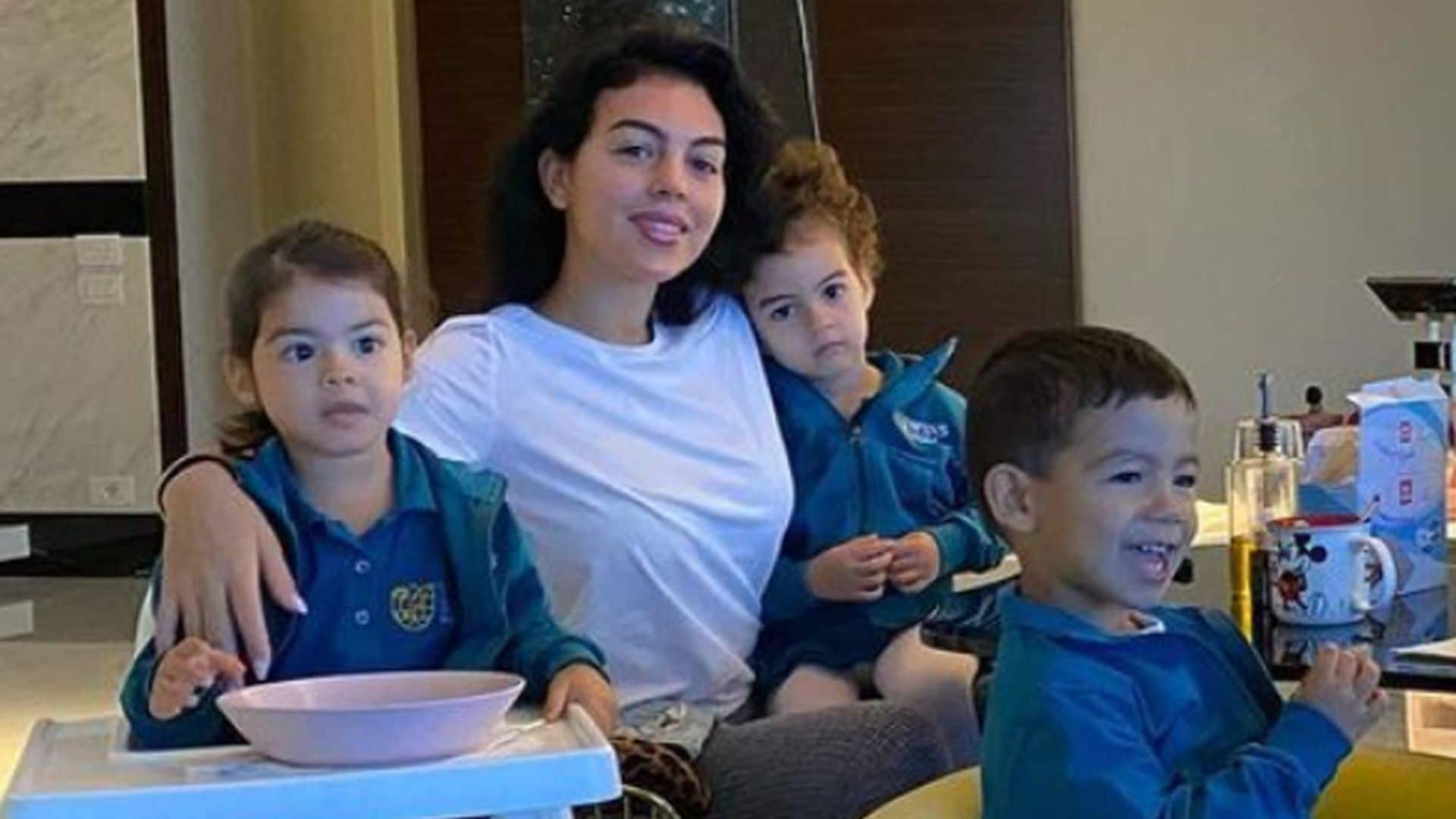 Los divertidos juegos de Georgina Rodríguez con sus niños mientras Cristiano Ronaldo aclara su futuro