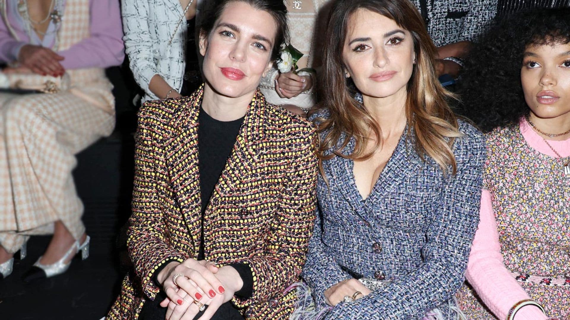 Carlota Casiraghi y Penélope Cruz, dos 'reinas' de la moda juntas en los desfiles de París