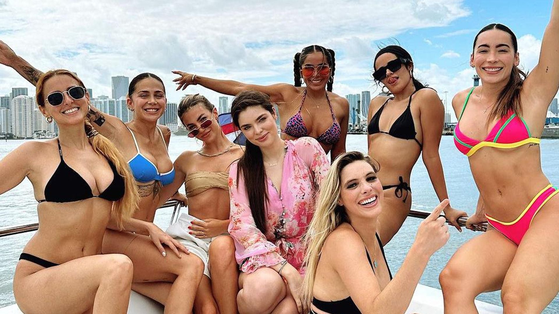 Nadia Ferreira y Marc Anthony despiden el verano con una fiesta entre amigos a bordo de su yate