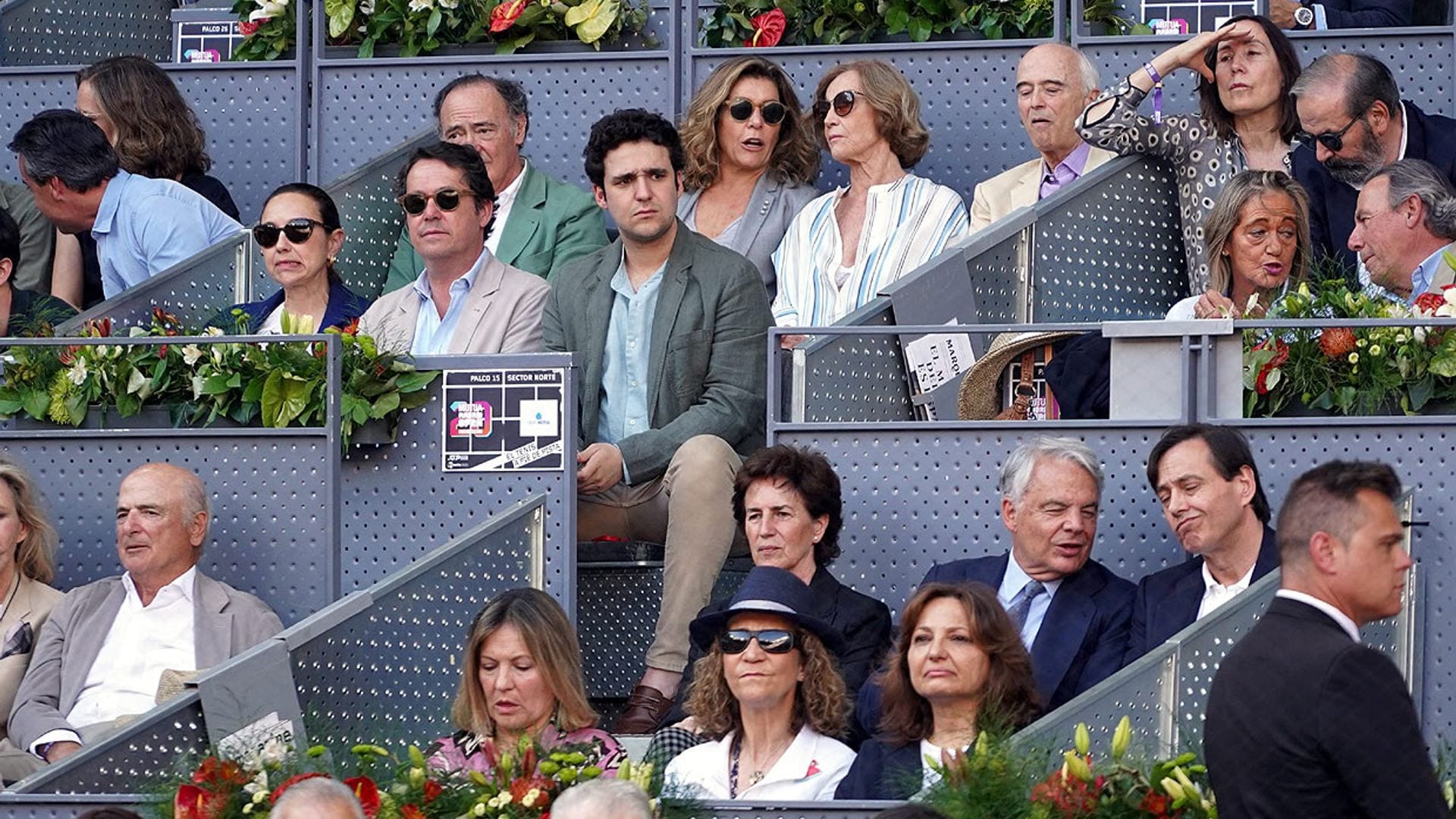 Felipe de Marichalar y su madre, la infanta Elena, ven ganar a Carlos Alcaraz la final del Mutua Madrid Open