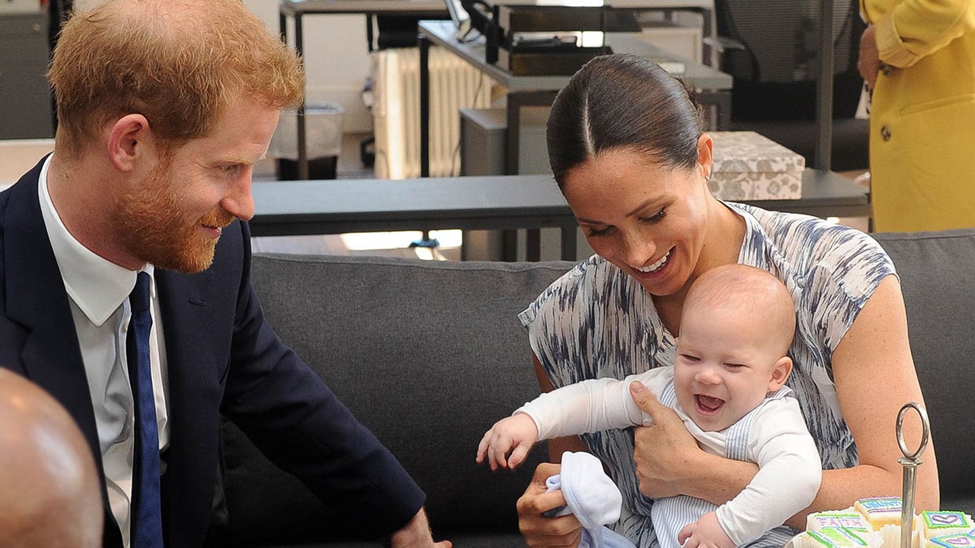El pequeño Archie y los Duques felicitan 'virtualmente' a la reina Isabel desde Los Ángeles