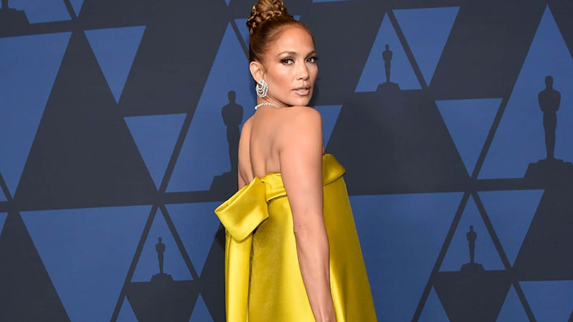 Jennifer Lopez cambia de registro y dice adiós a sus vestidos ceñidos