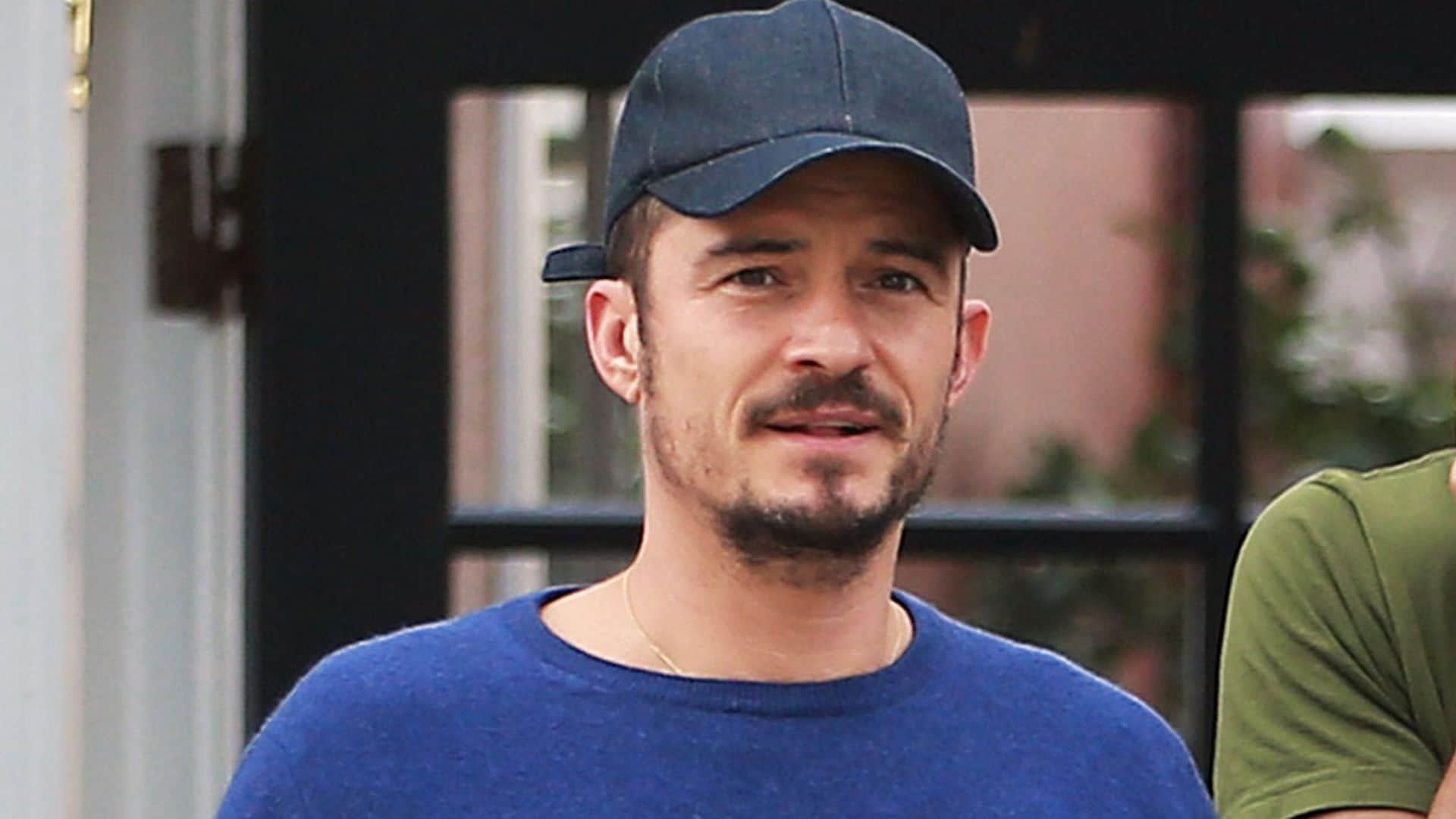 Cánticos budistas y colágeno para desayunar: la rutina de Orlando Bloom que se ha hecho viral