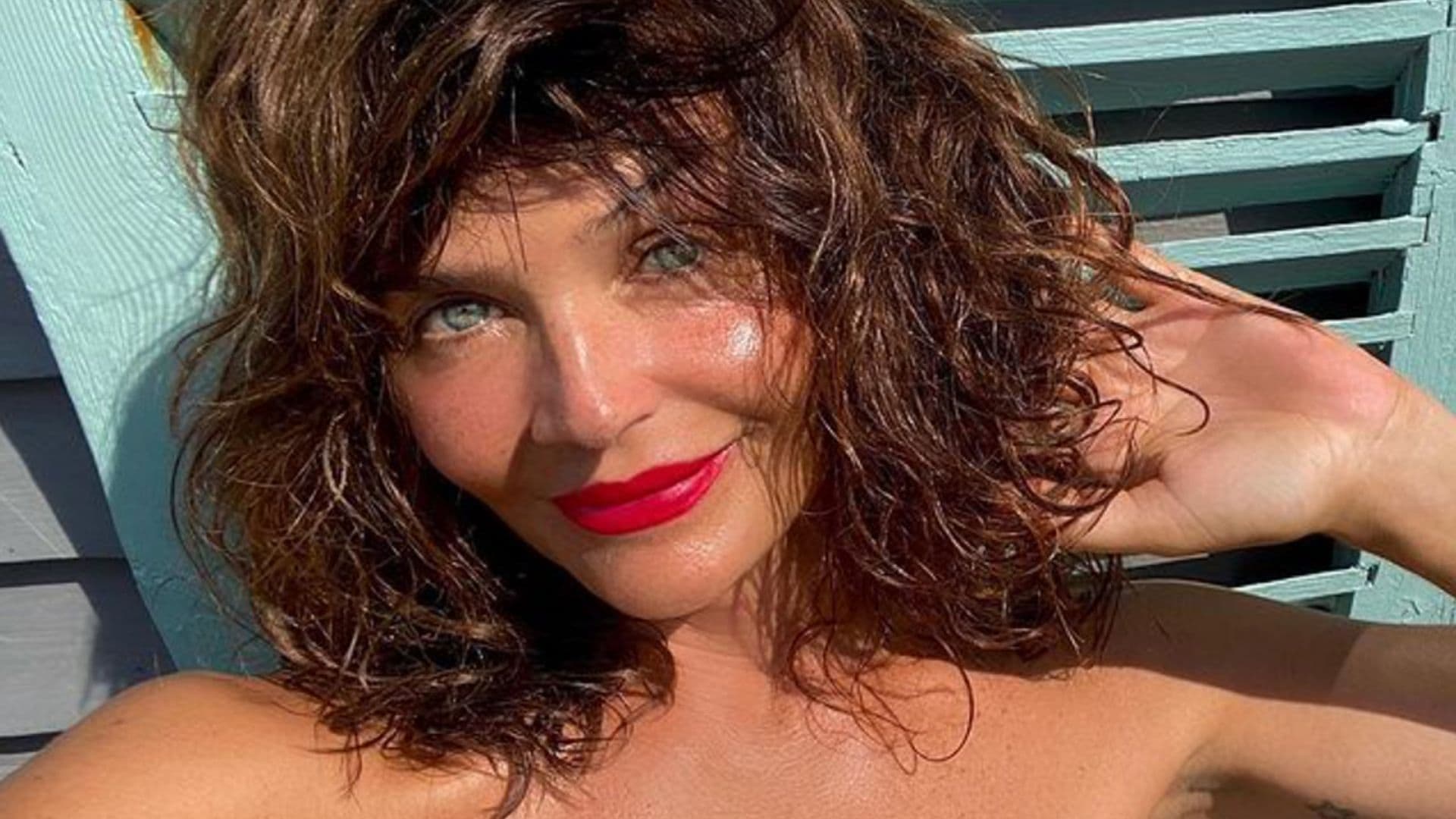 Por qué no deberías cortarte el pelo en casa como ha hecho Helena Christensen