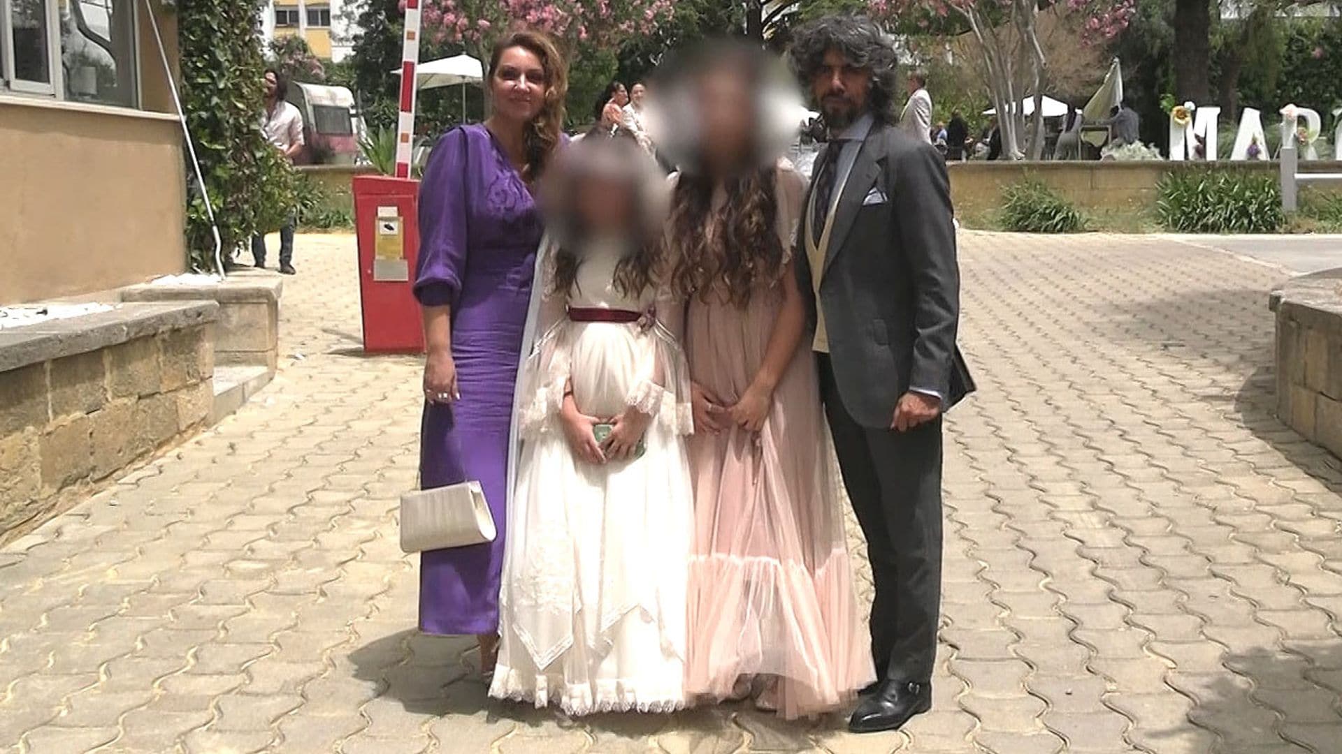 Niña Pastori presume de sus niñas en la Primera Comunión de su hija María