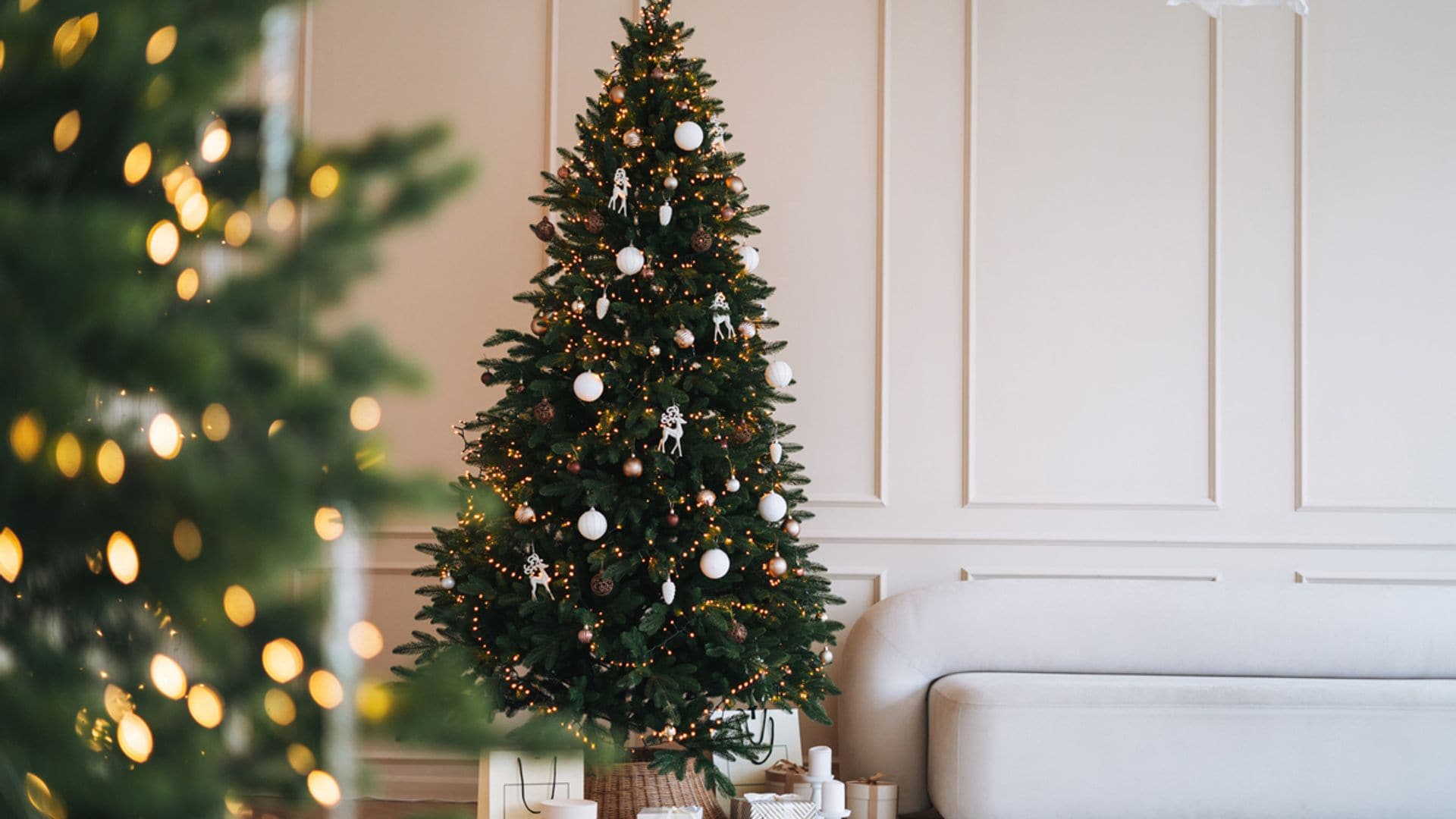 Hemos encontrado el árbol de navidad con luces más bonito, elegante y fácil de colocar