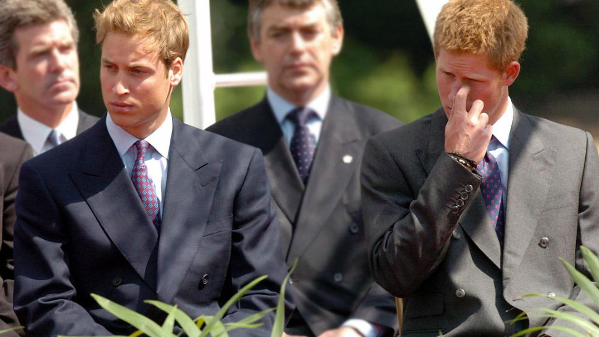 Esto es lo que hicieron el príncipe Harry y su hermano en el Pont d'Alma, donde murió su madre