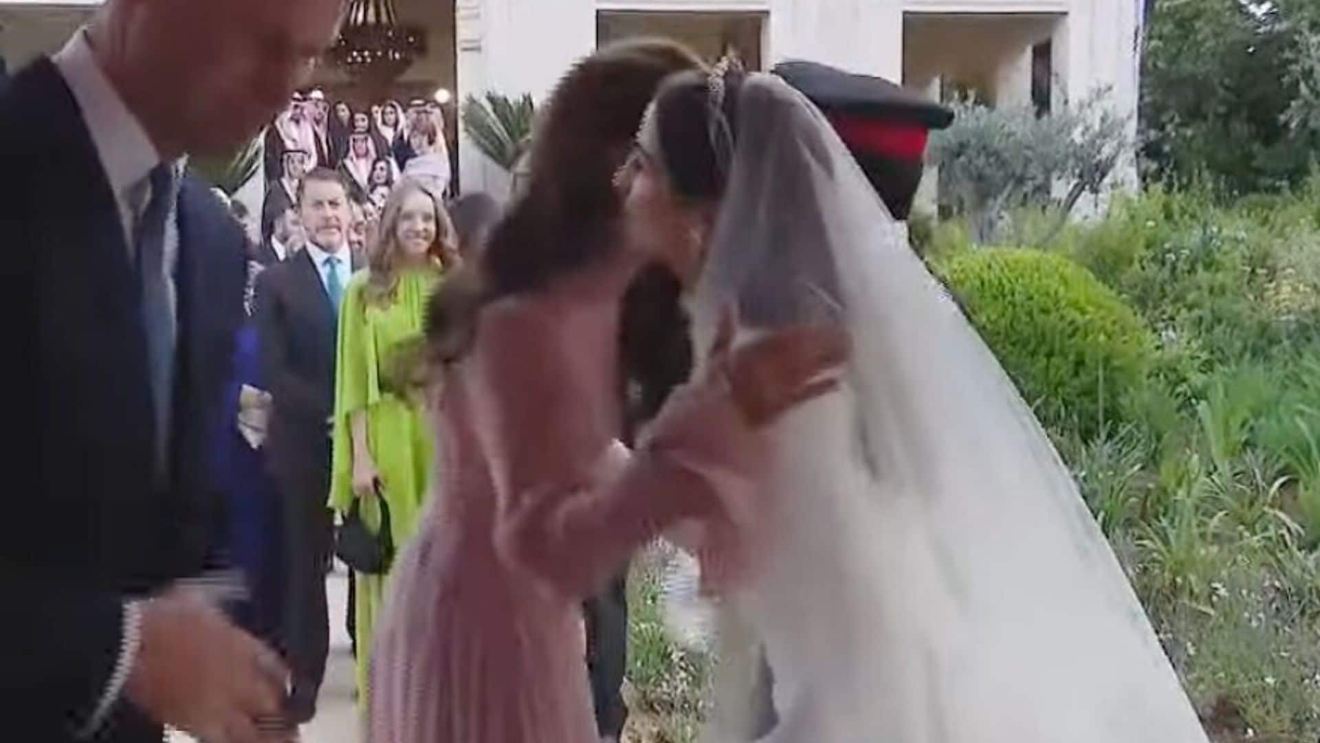 ¡La Princesa Rajwa Al Hussein y Kate Middleton demuestran que las mentes con estilo piensan igual!