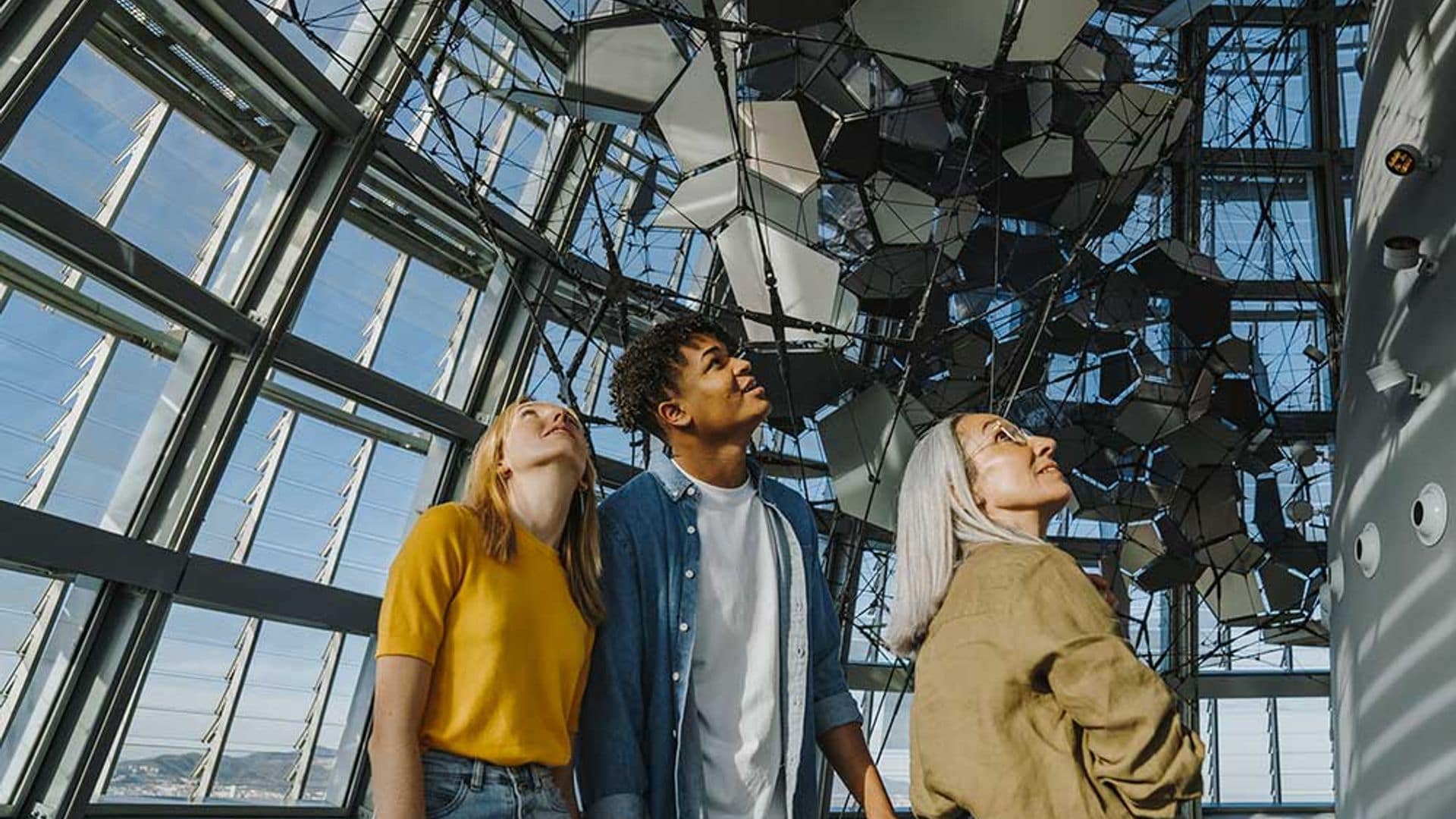 Mirador torre Glòries: 3 experiencias que te harán mirar Barcelona como nunca