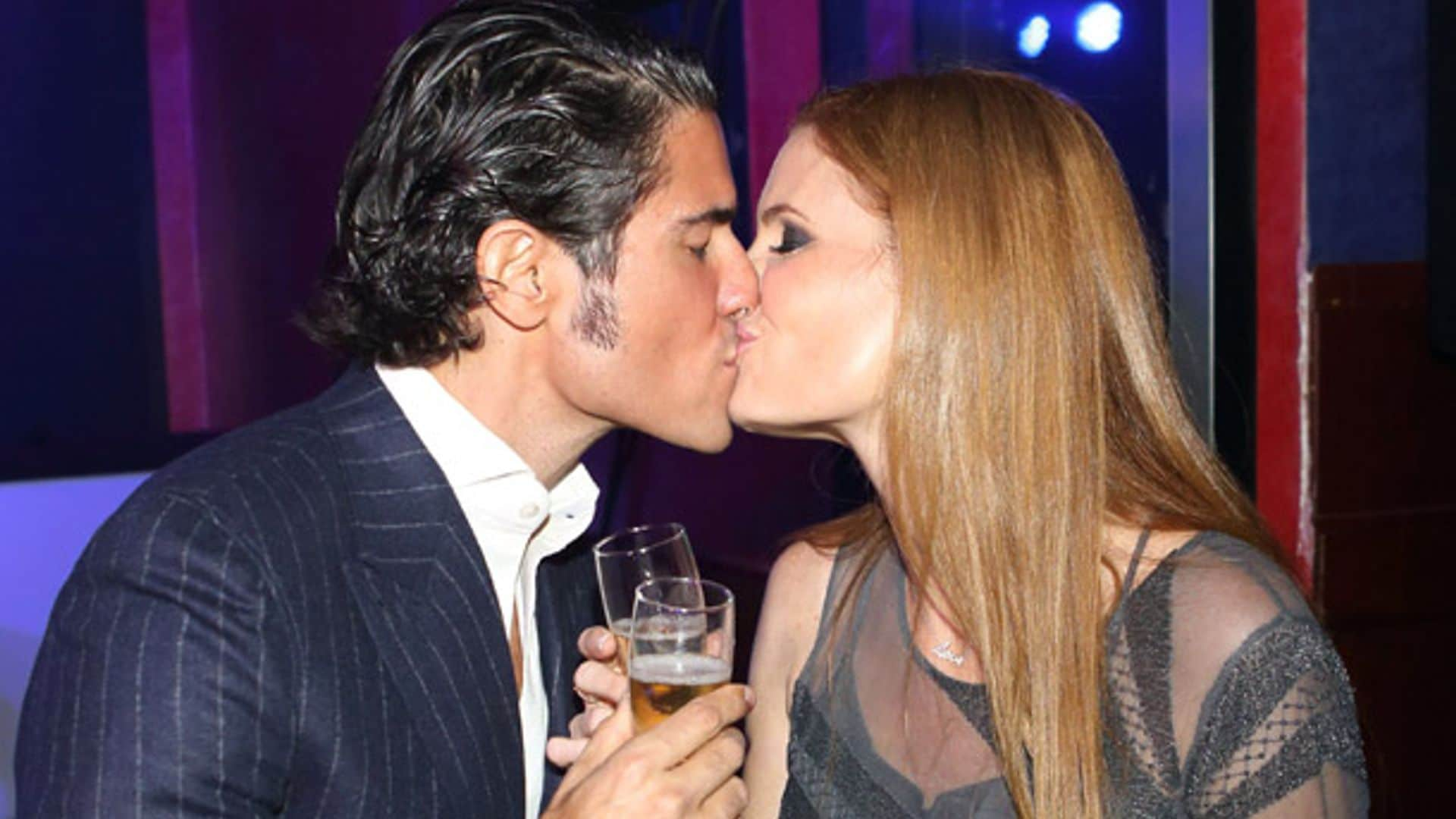 Olivia de Borbón y Julián Porras celebran su primer aniversario de boda rodeados de amigos