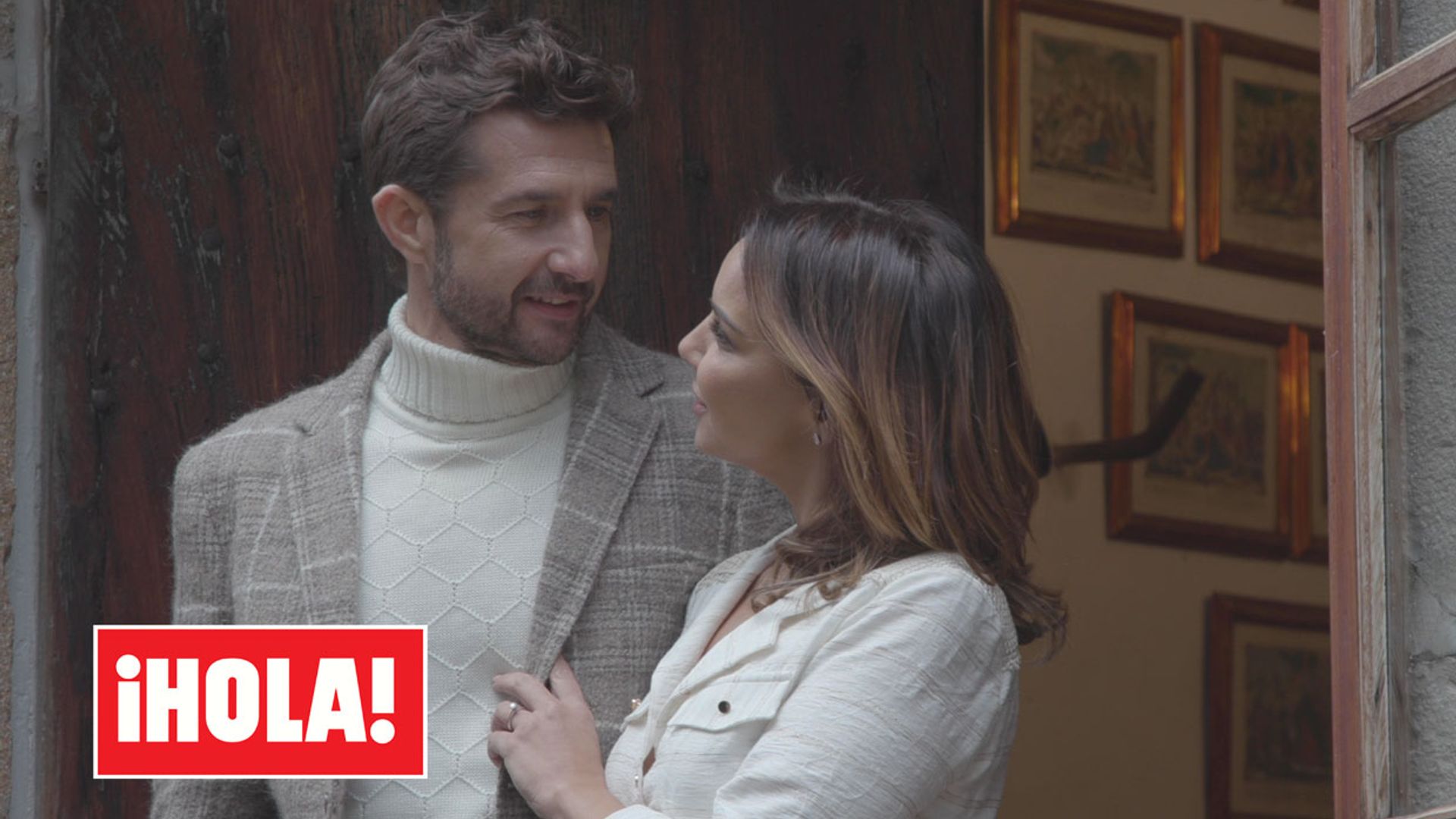 Miradas cómplices, besos y risas... Chenoa y Miguel Sánchez Encinas como nunca les habíamos visto