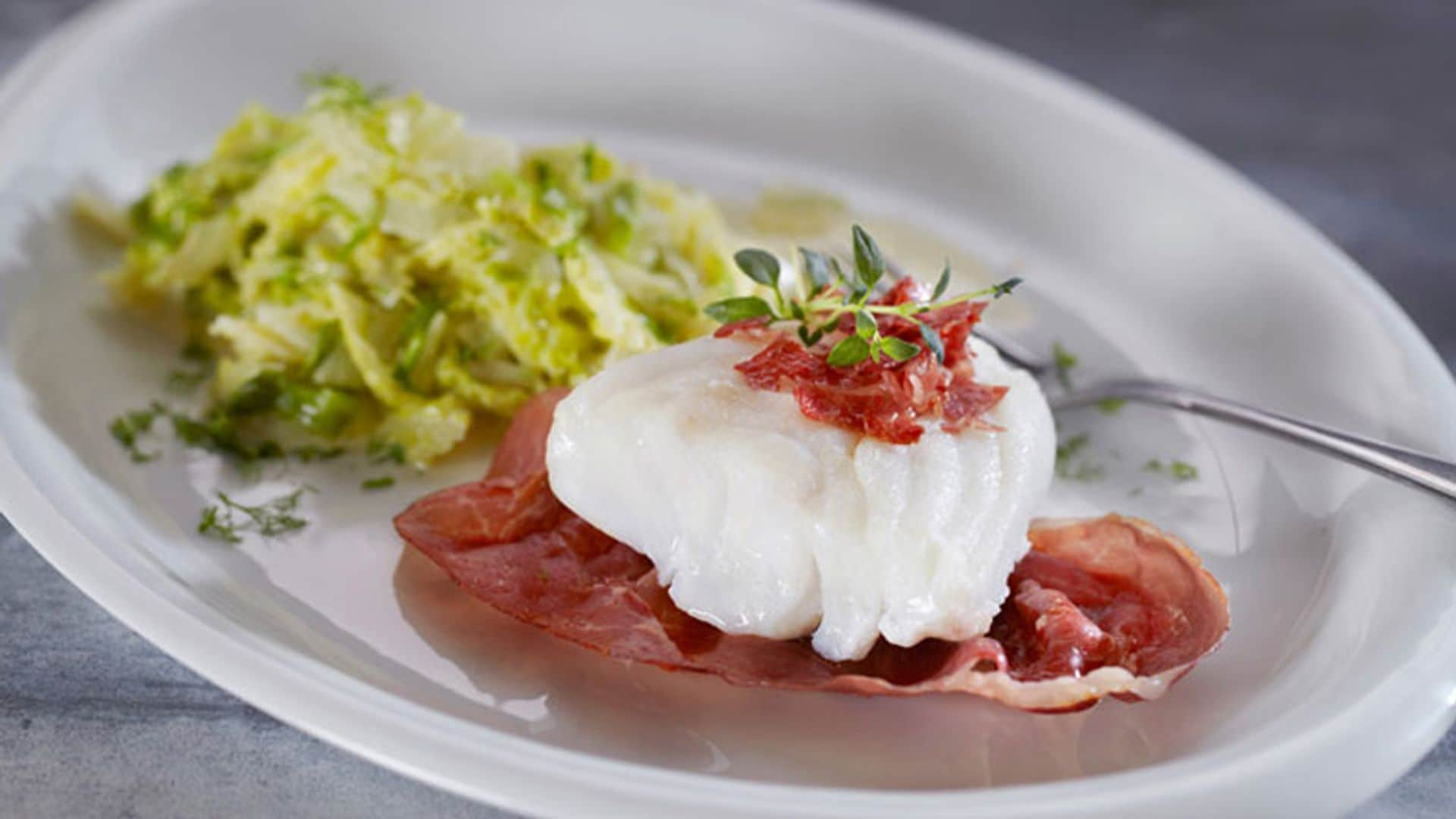 Bacalao con crujiente de jamón y crema de hinojo