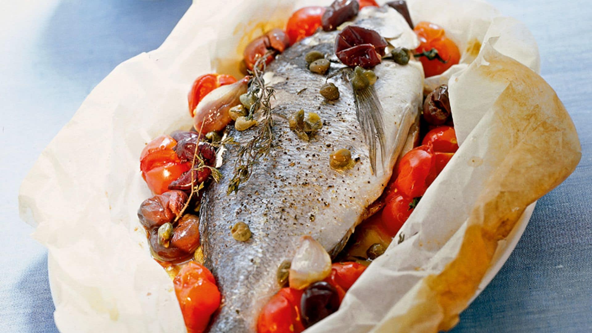 Dorada en papillote con tomatitos