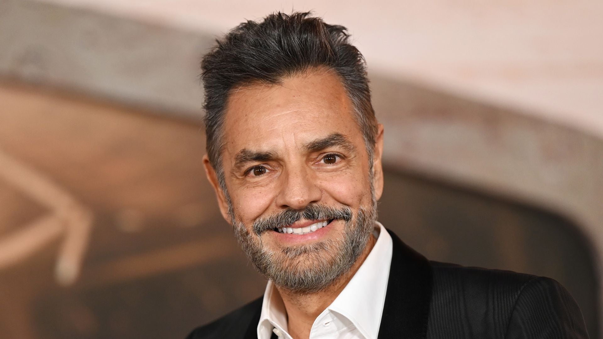 Eugenio Derbez alza la voz y desmiente haber pedido ayuda para reconstruir su casa en California