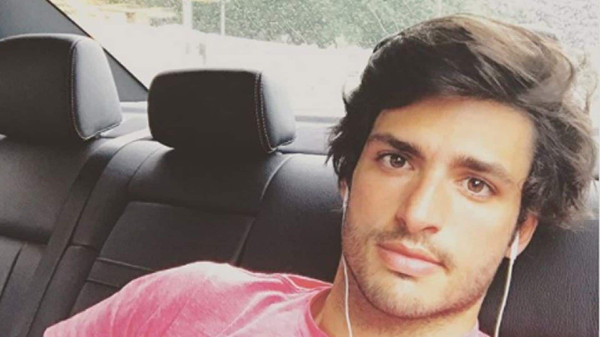 En ¡HOLA! Carlos Sainz Jr, primeras fotografías con su novia