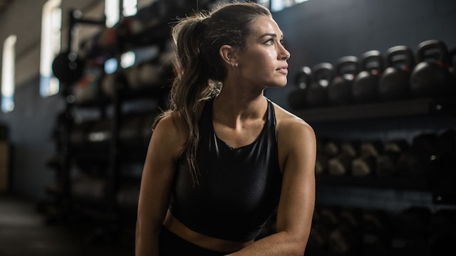 Mujer en el gimnasio