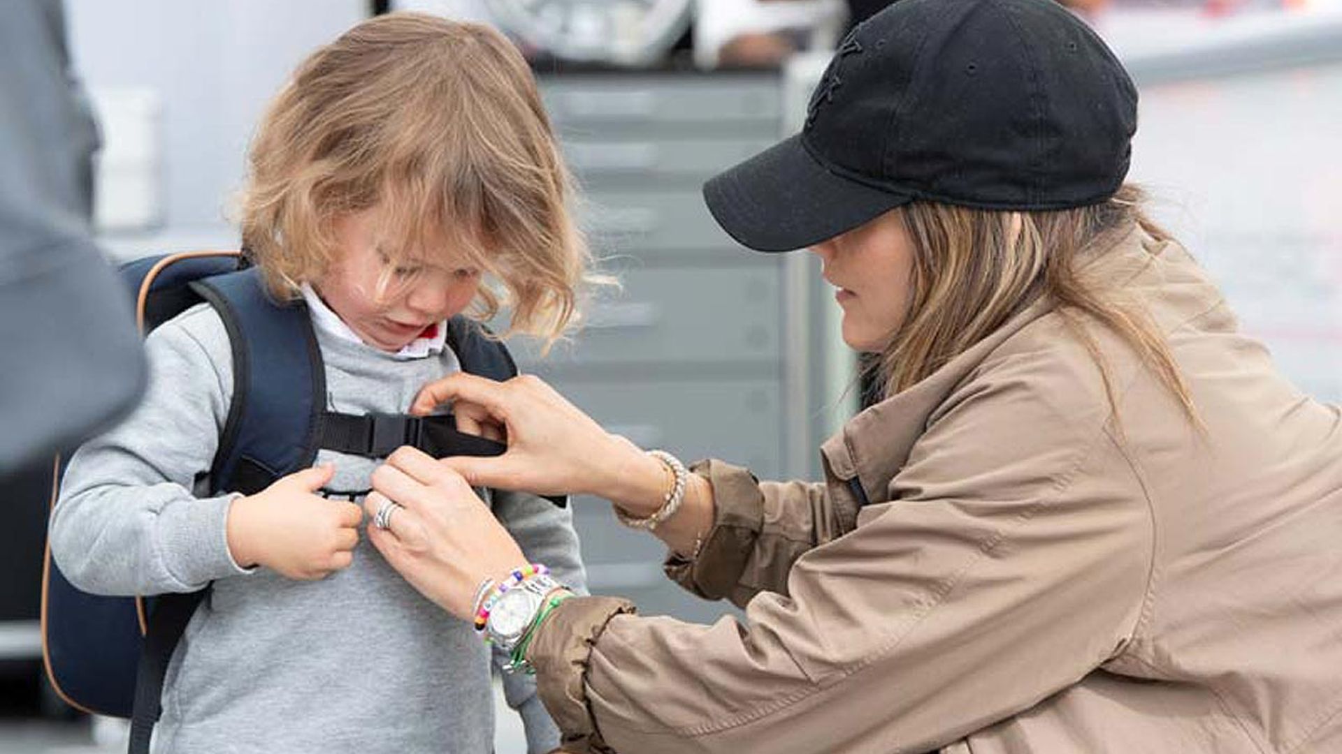 Sofia de Suecia y el príncipe Alexander, dos turistas en un divertido viaje en autobús acuático