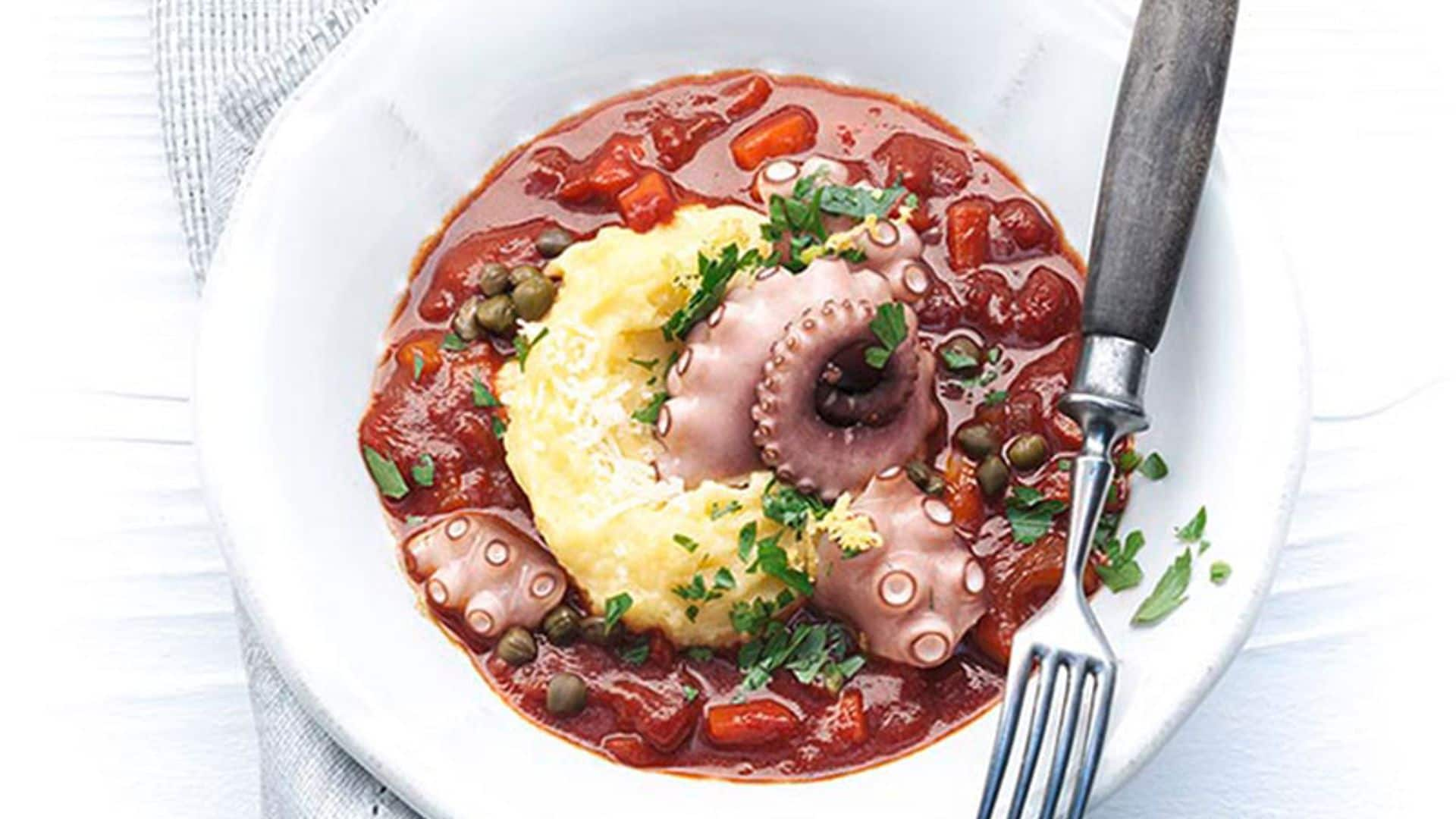 Pulpo en salsa de tomate con puré de patata