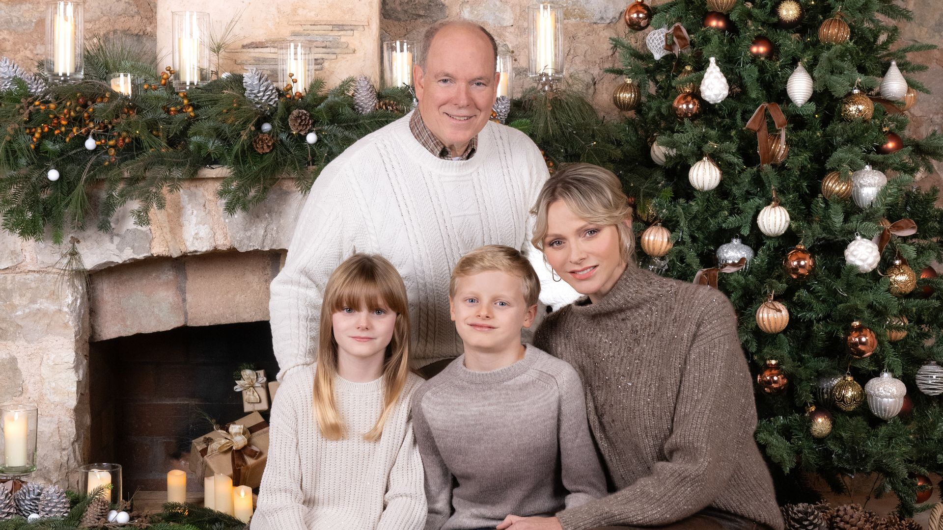 Alberto y Charlene de Mónaco felicitan la Navidad con sus hijos días antes de una importante celebración