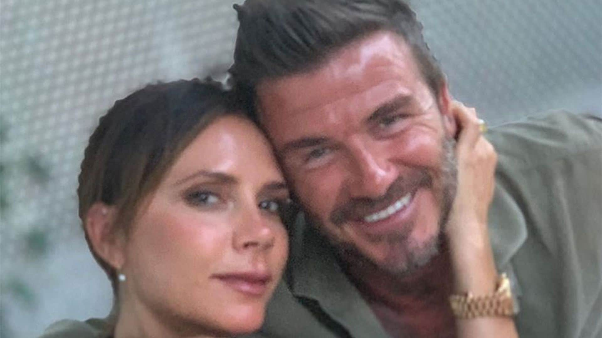 David  y Victoria Beckham, separados de su hijo Brooklyn, 'atrapado' en Estados Unidos