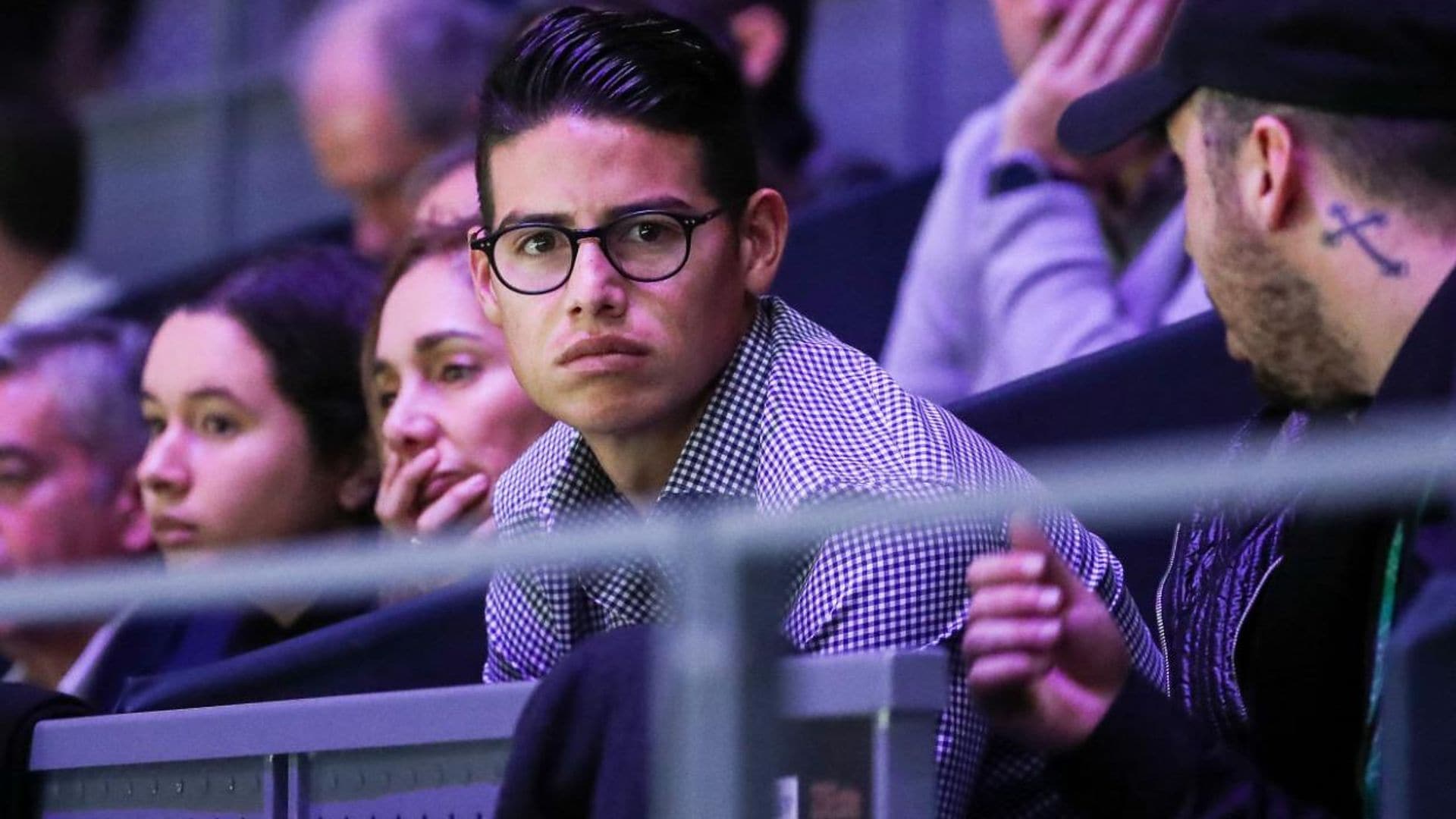 James Rodriguez salva la vida de un rival sobre el terreno de juego