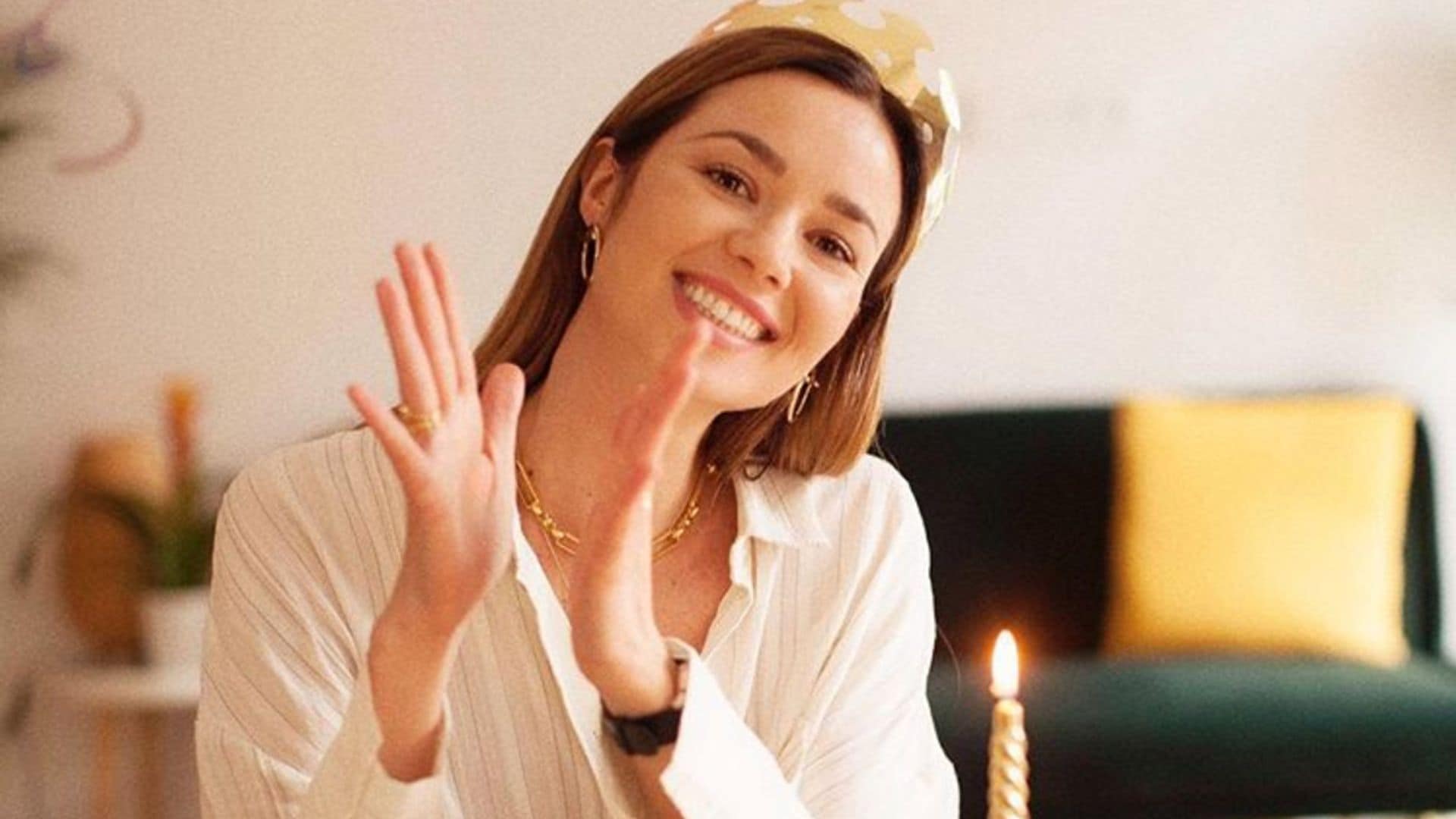 Dafne Fernández sopla las velas en un cumpleaños muy diferente