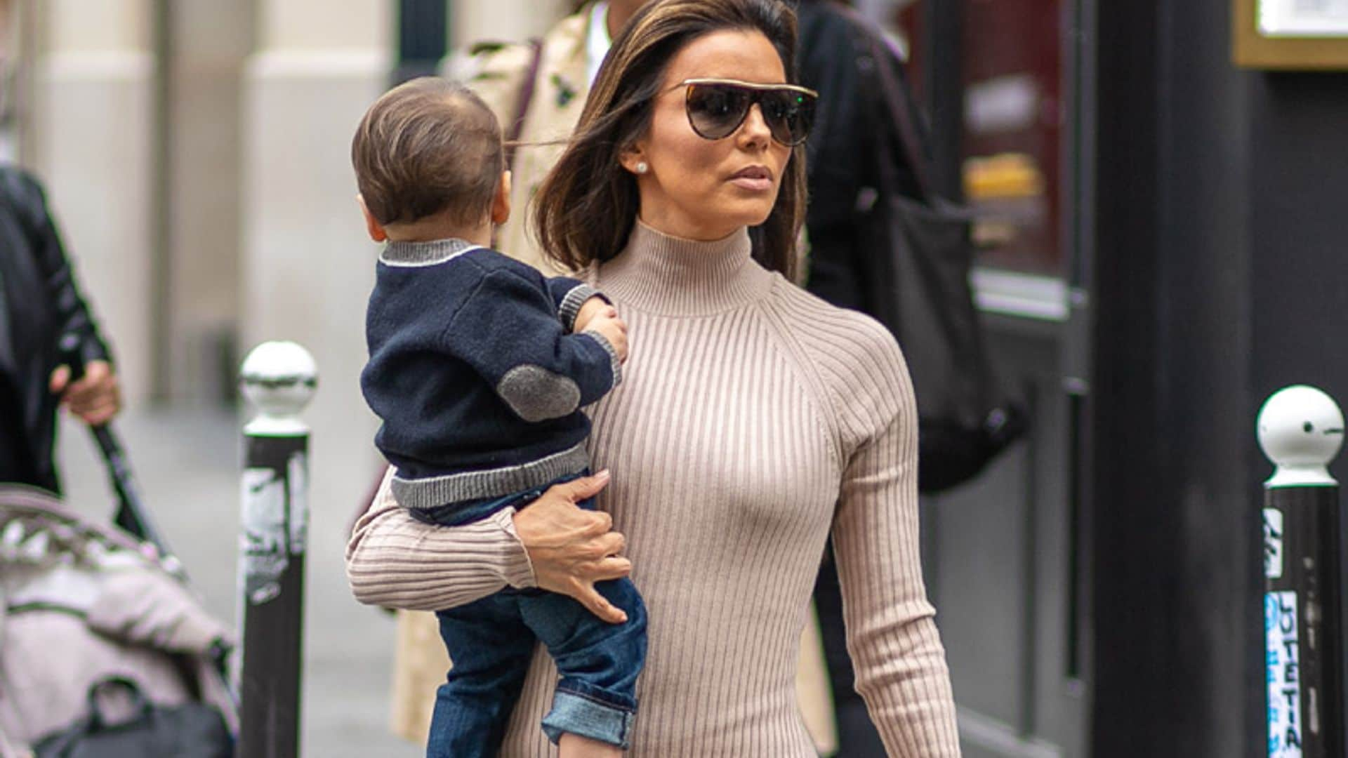 El uniforme de otoño de Eva Longoria: vestidos largos y botas altas