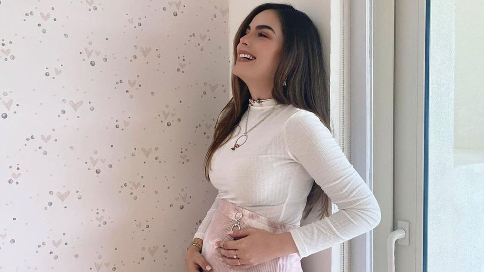 Ximena Navarrete se convierte en mamá y revela el nombre de su hija