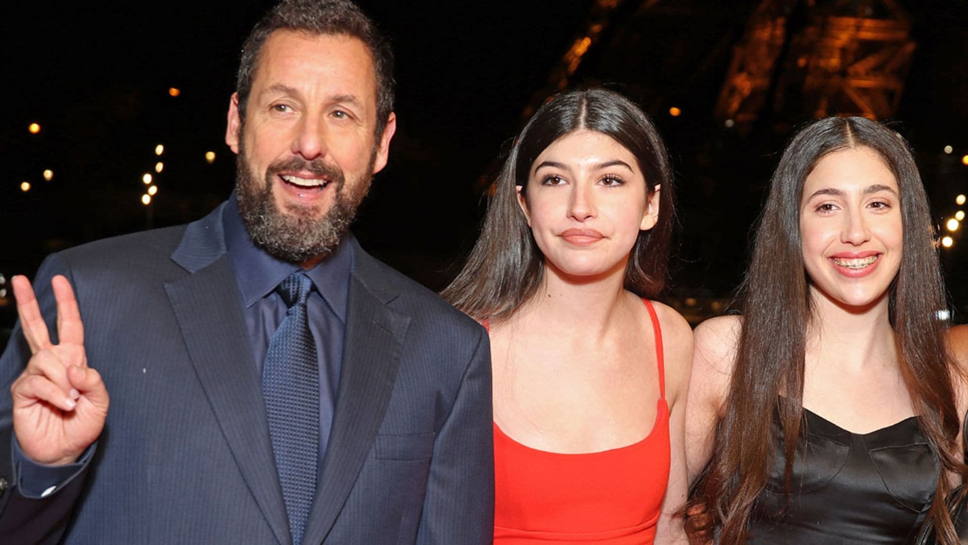 Conoce a las hijas Adam Sandler, protagonistas de una de las comedias del momento