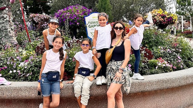 Jacky Bracamontes y su familia