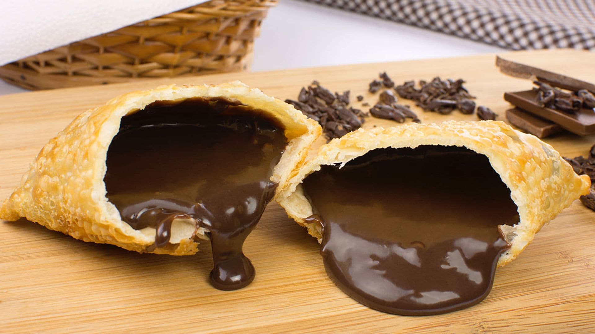 Empanadillas rellenas de chocolate