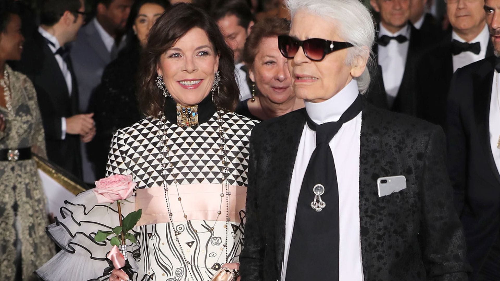 ¿Qué diseñador sustituirá a Karl Lagerfeld como organizador del Baile de la Rosa?