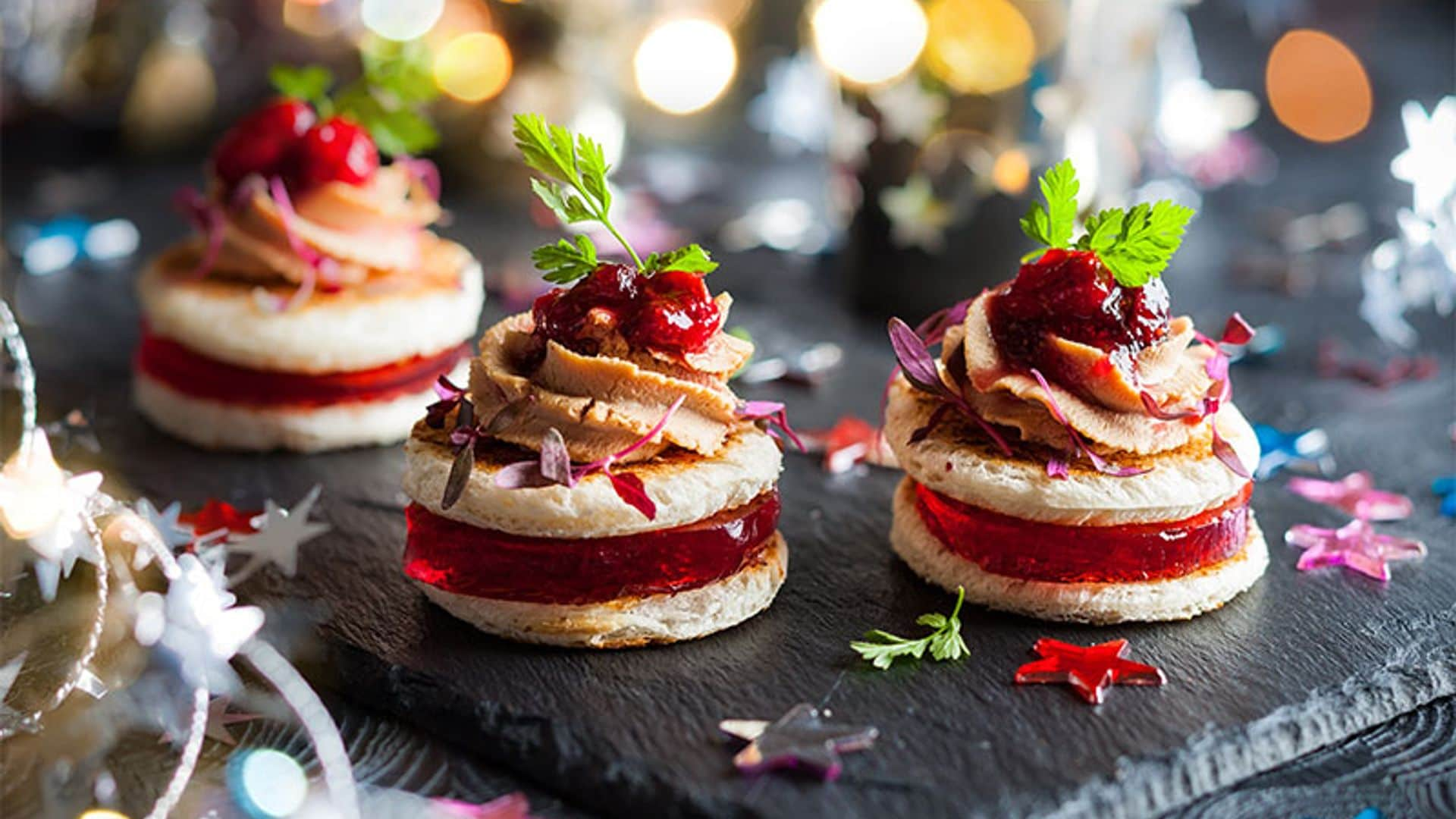 Bocadito de 'foie' con gelatina de fresa y 'chutney' de arándanos