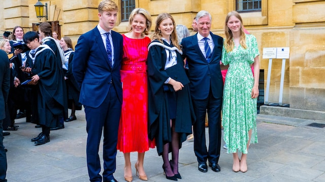 La Familia Real de Bélgica en Oxford por la graduación de la princesa Elisabeth