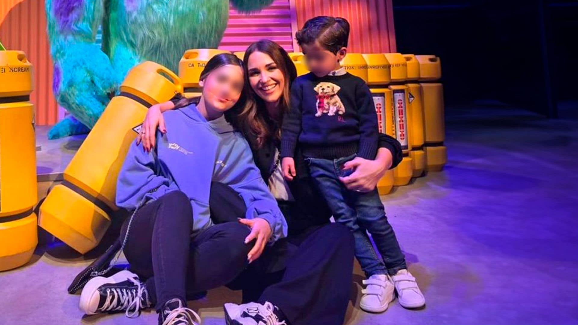 La divertida escapada familiar de Paula Echevarría y Miguel Torres a Disneyland París llena de magia e ilusión