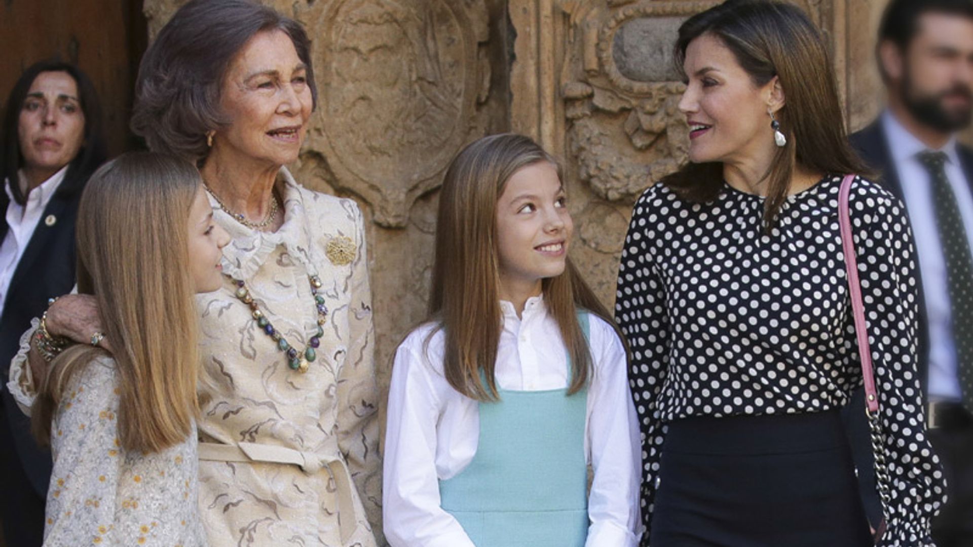 Se cumple un año del desencuentro real en Palma: los gestos de doña Sofía y doña Letizia desde entonces