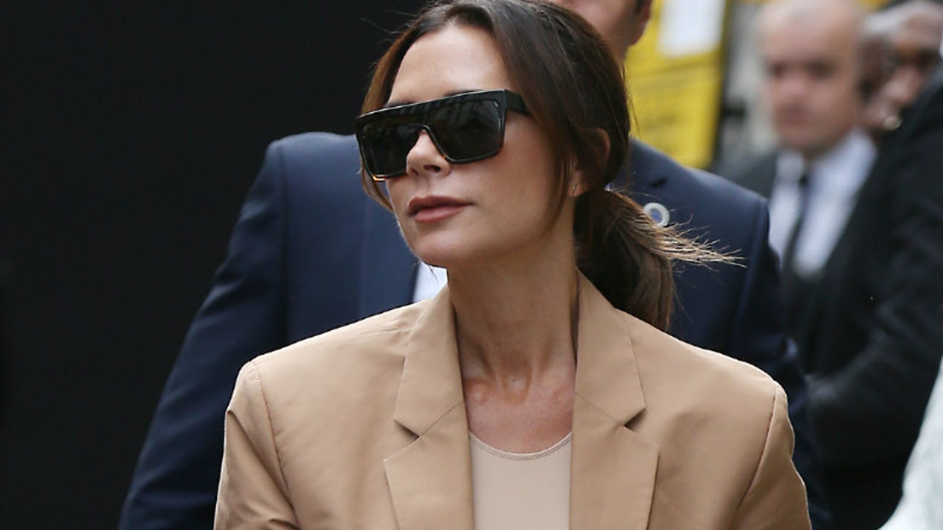 El desfile más emotivo de Victoria Beckham: 10 años de moda para todas las mujeres