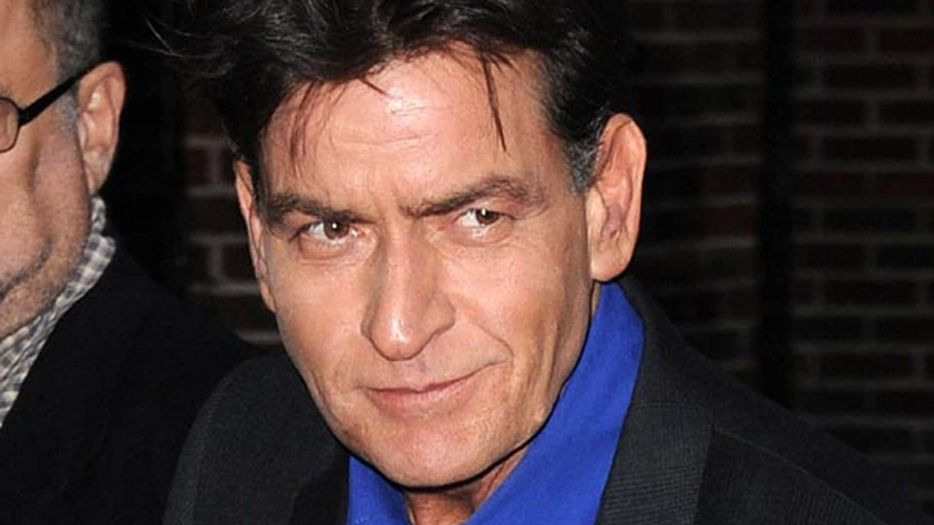 La dramática confesión de Charlie Sheen, el actor que no ha sabido evitar su caída