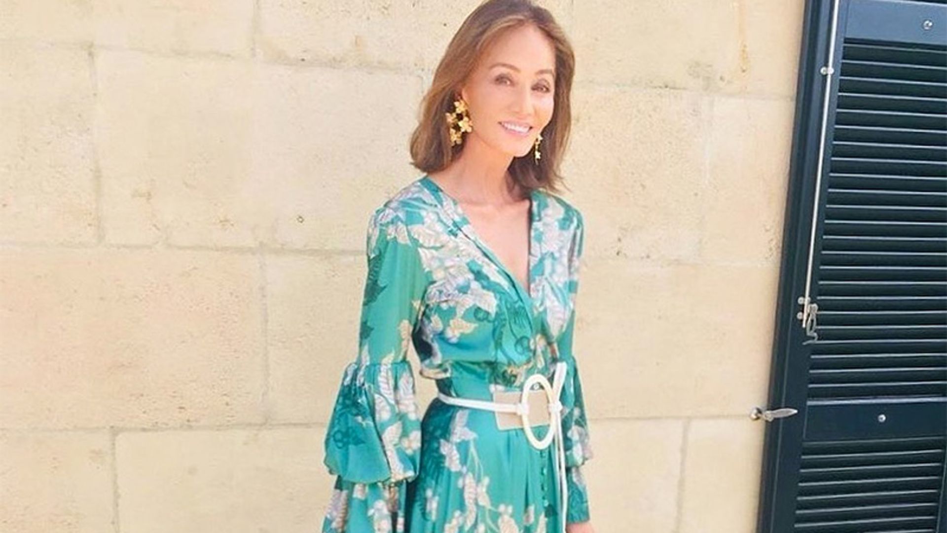 Isabel Preysler elige un look inspirado en Colombia para la boda de Manuel Valls