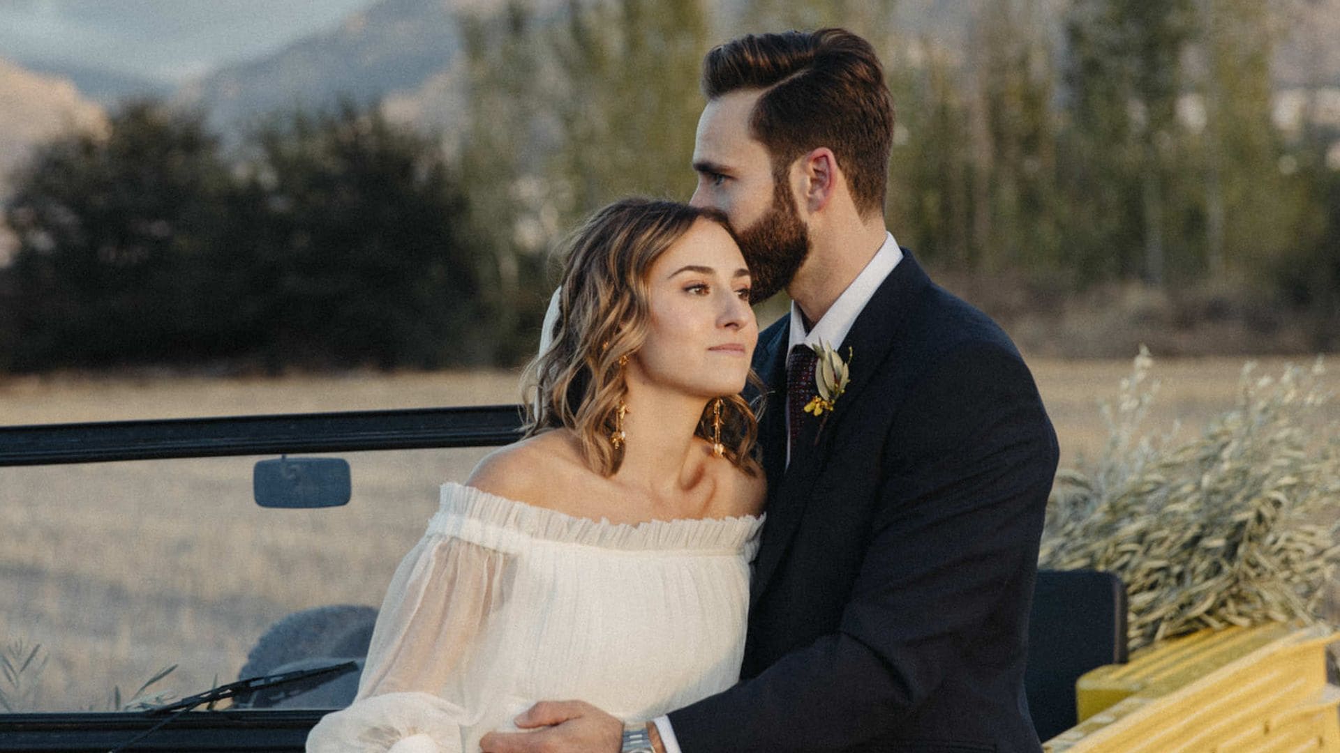 La boda de Loreto: un vestido de novia diseñado por ella y un segundo look que su madre llevó hace 40 años