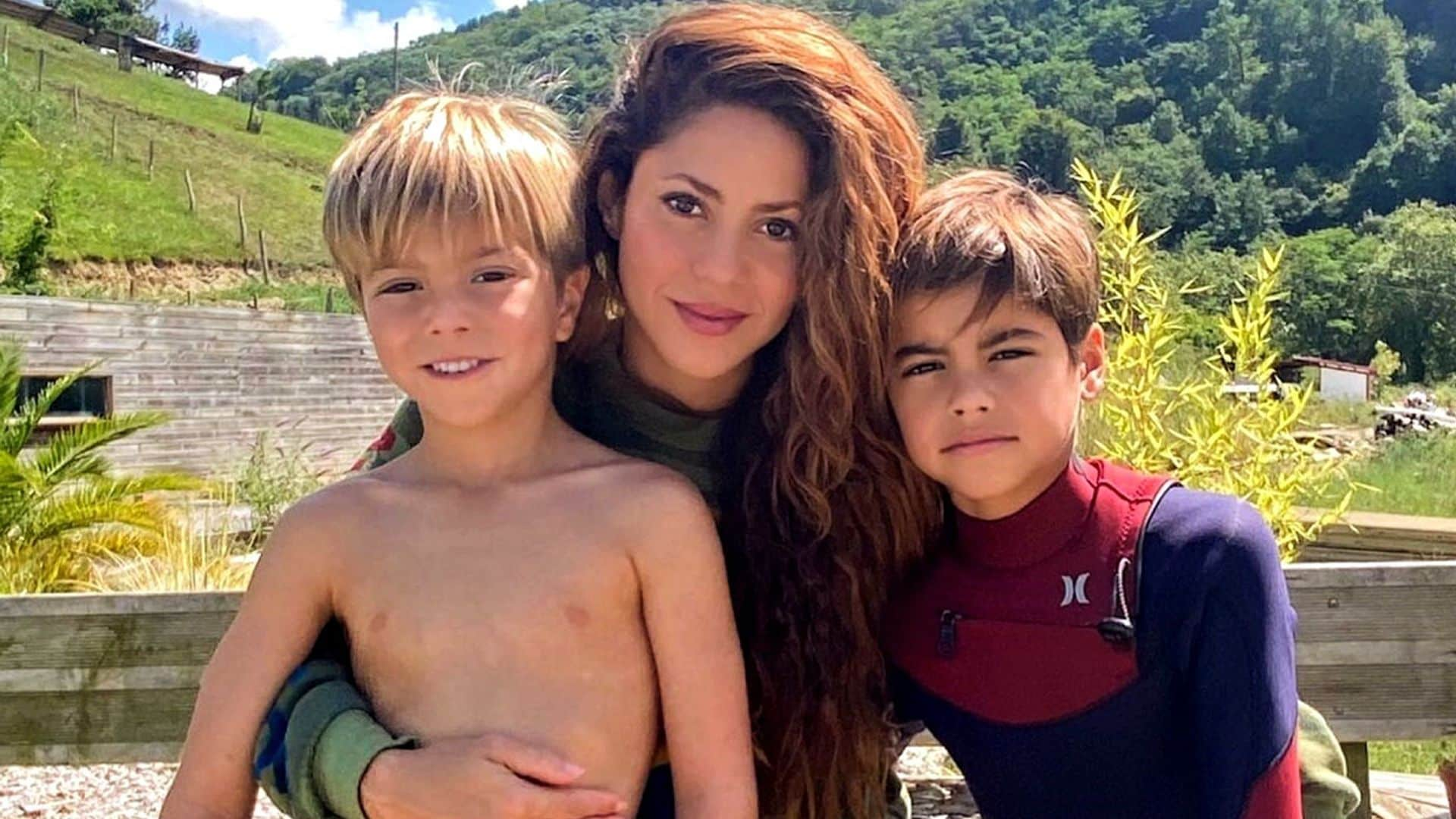 ¡La mamá más divertida! No te pierdas los momentazos de Shakira divirtiéndose y jugando con sus dos hijos