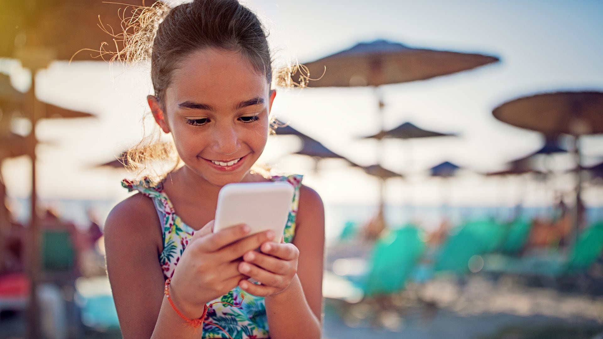 Cómo aprovechar el verano para que tus hijos pasen menos tiempo con el móvil